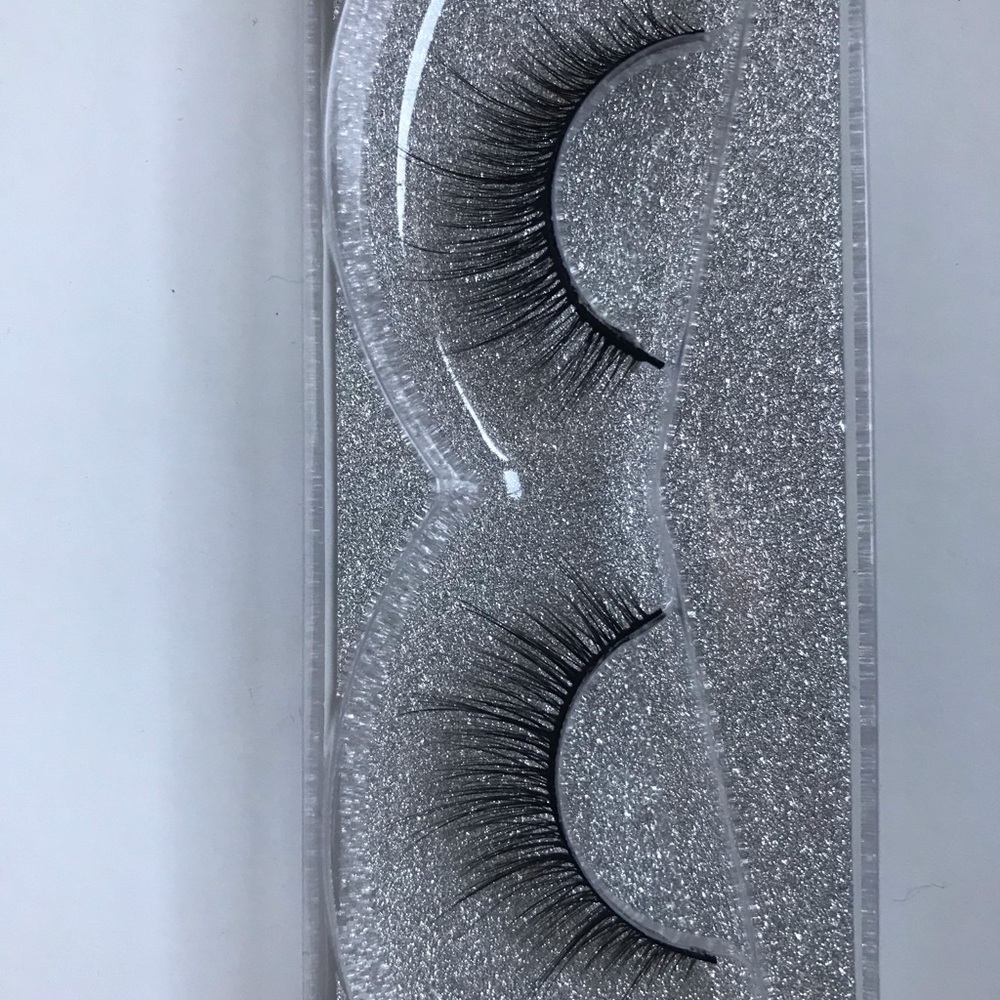 Lashes - Picture 1 of 1